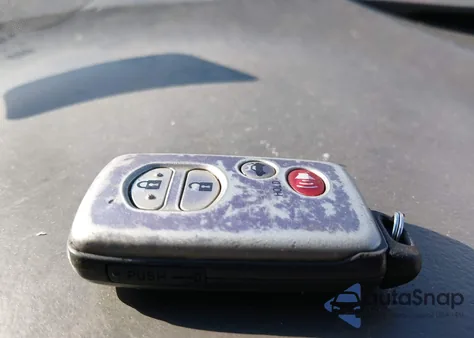 2010 Toyota Camry Hybrid z USA, uszkodzony, nr VIN 4T1BB3EK0AU121924